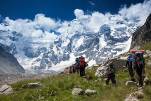Horská turistika: výhody, trasy a funkce prázdnin v horách